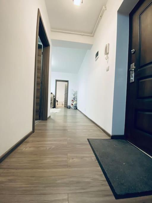 Apartament 2 Camere Modern Si Confortabil Giroc Luaran gambar