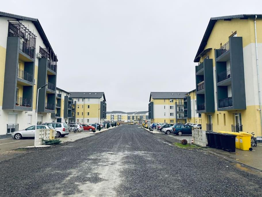 Apartament 2 Camere Modern Si Confortabil Giroc Luaran gambar