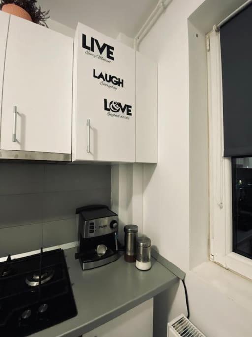 Apartament 2 Camere Modern Si Confortabil Giroc Luaran gambar