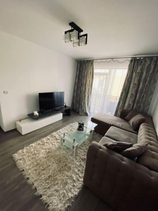 Apartament 2 Camere Modern Si Confortabil Giroc Luaran gambar